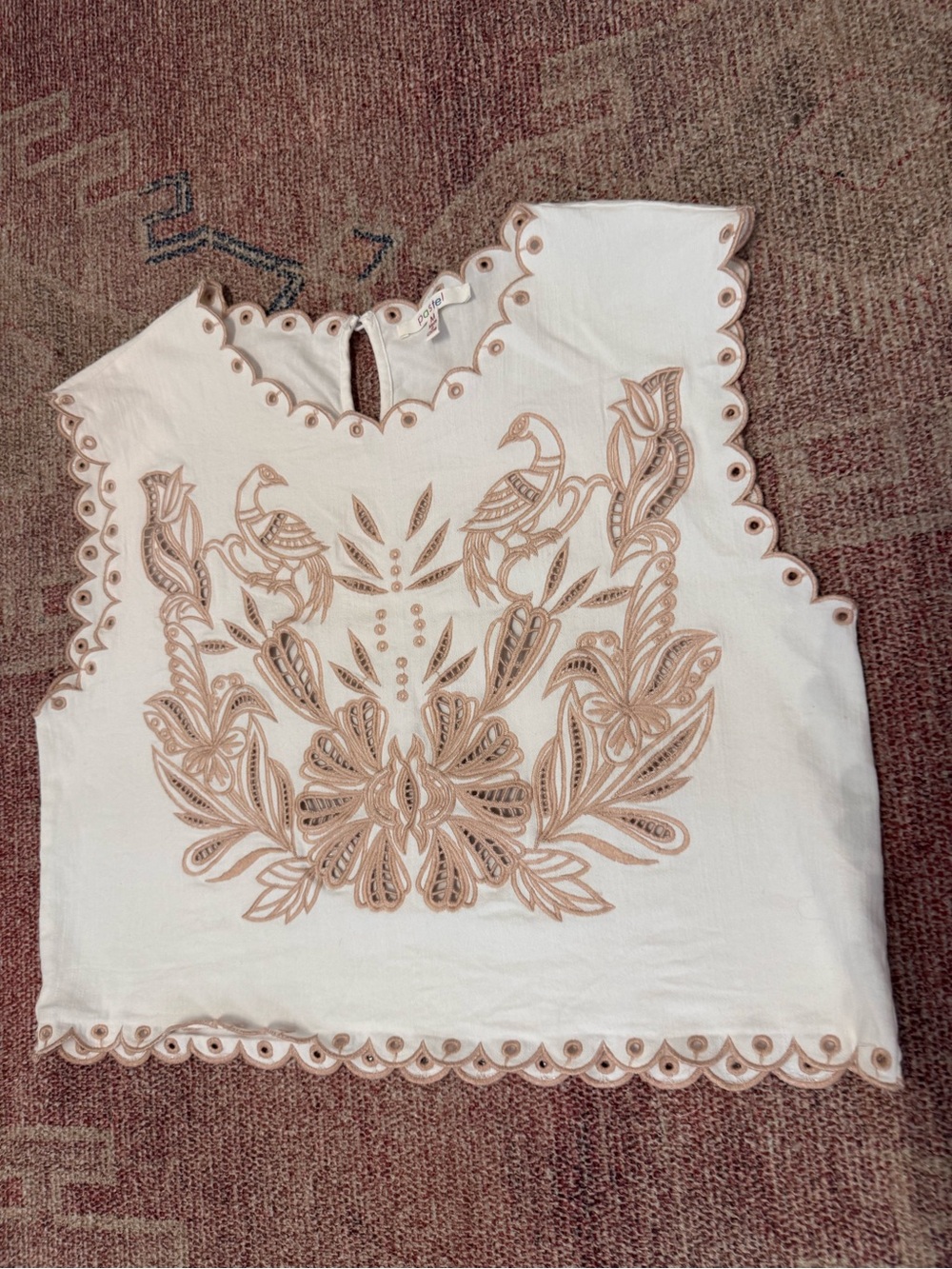 Easel cotton Embroided floral & bird design scalloped  boxy sleeveless top med